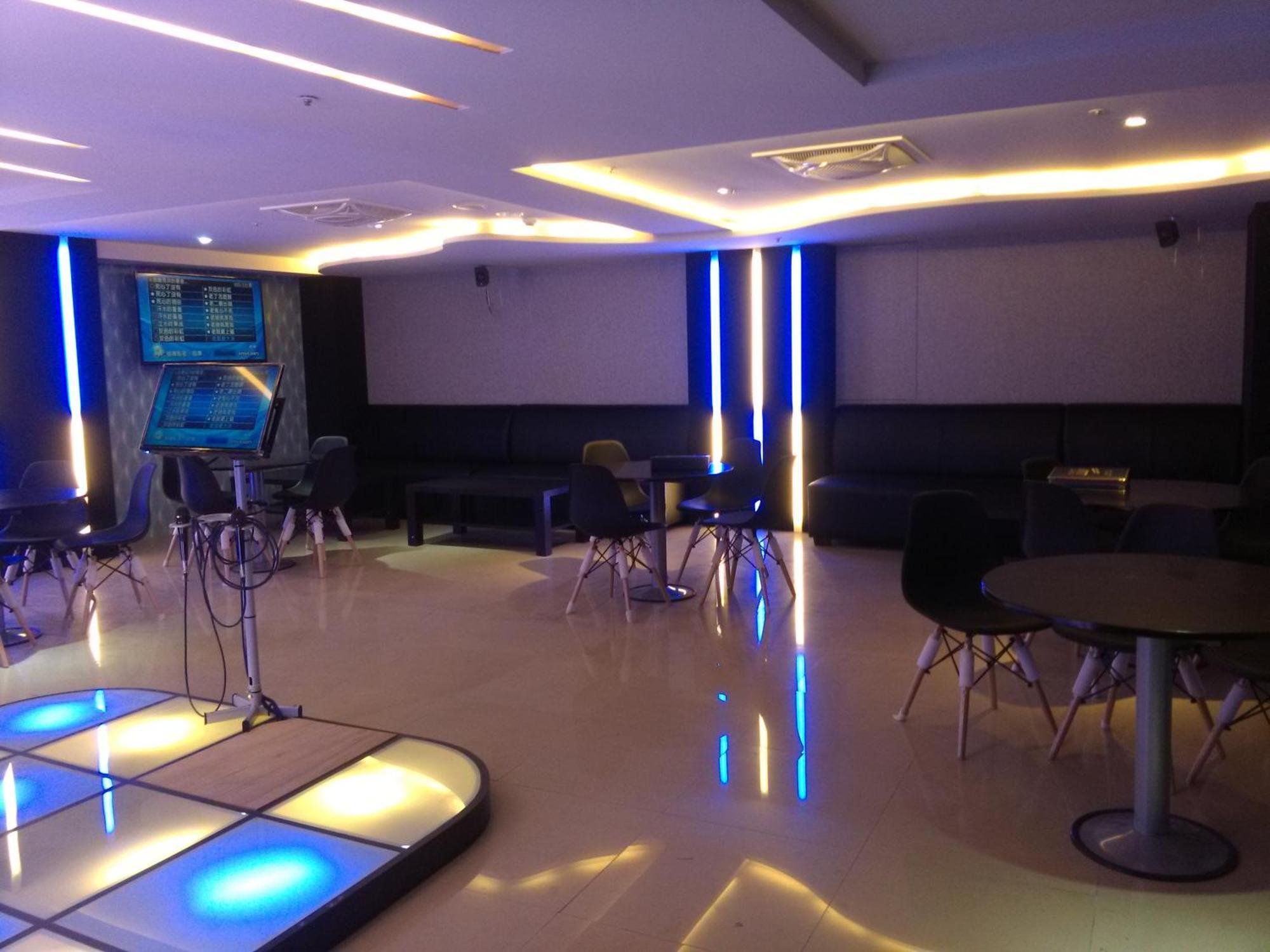 Dengfeng Milan Business Hotel Huwei Exteriér fotografie